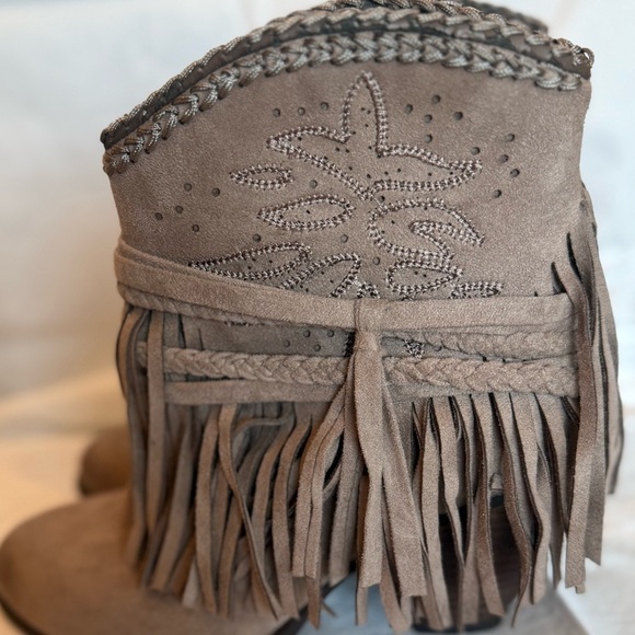 Not Rated Fringe Western Boots – Size 6.5 Brown Taupe Neutral Boho Festival Fun - Picture 7 of 11